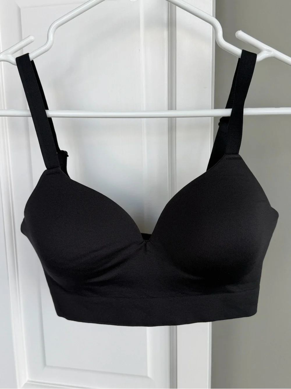 Truekind Modern Wireless Shaping Bra Black Small